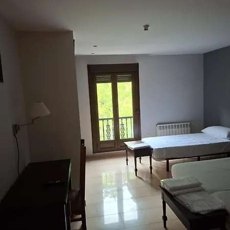 Hotel Restaurante Ribera Del Chicu